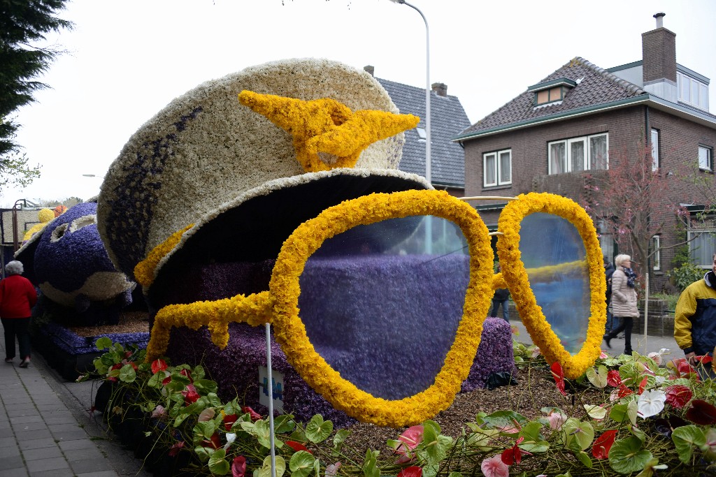 ../Images/Bloemencorso Noordwijkerhout 090.jpg